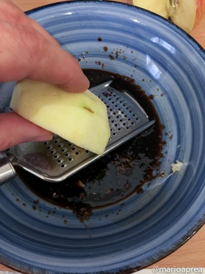 grattuggiare mela