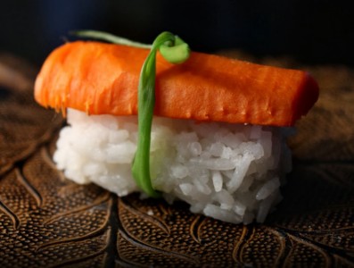 Asparagus sushi