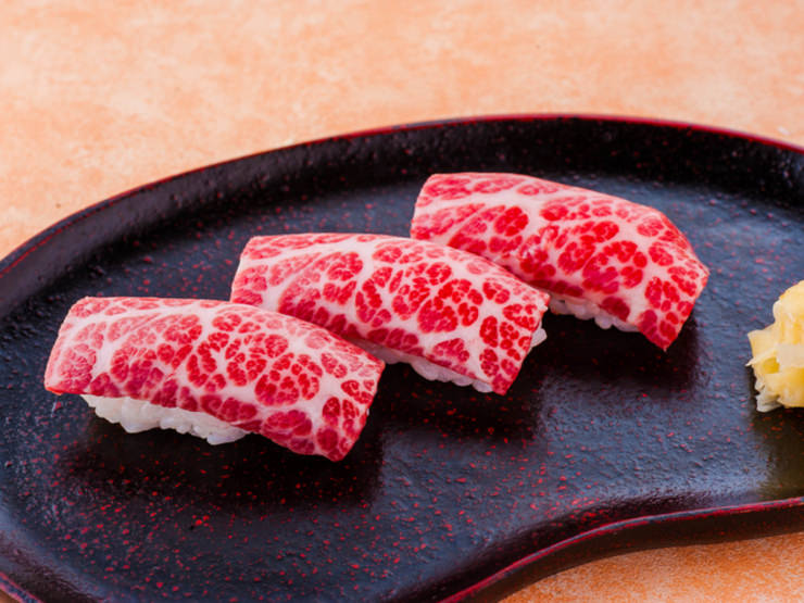 Sakuraniku nigiri