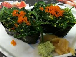 Wakame sushi